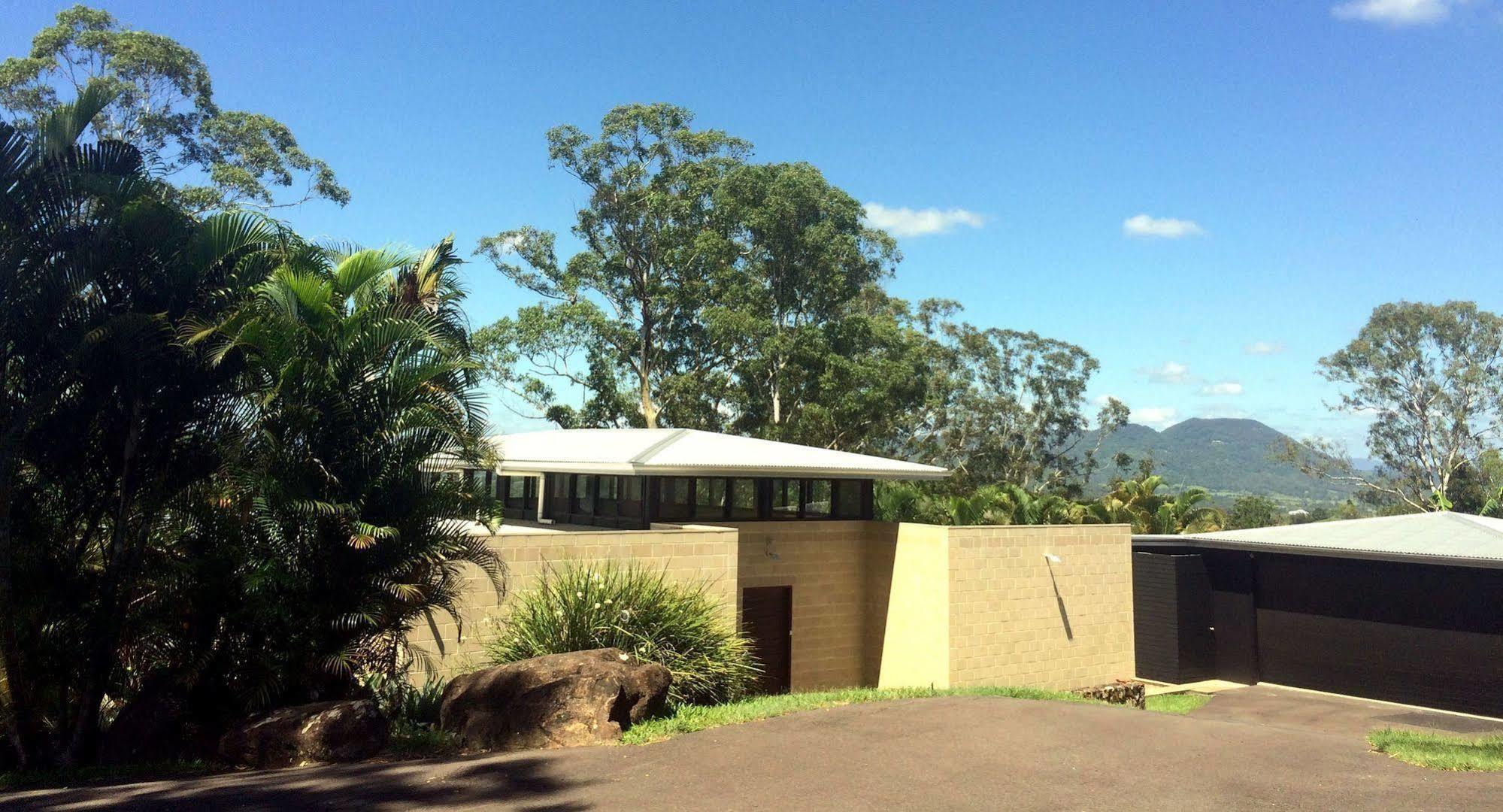 Phoenix Eumundi Exterior photo